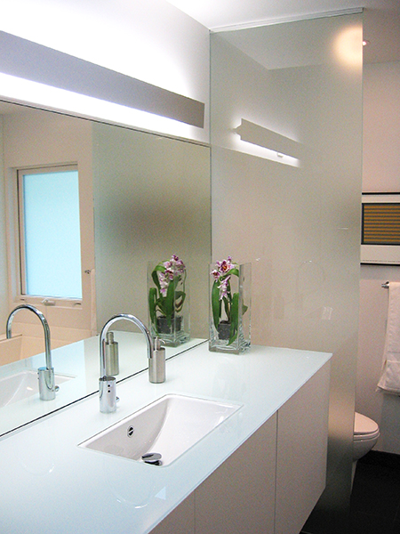 Glass Bathrooms | Commercial & Residential Glass Bathroom Products